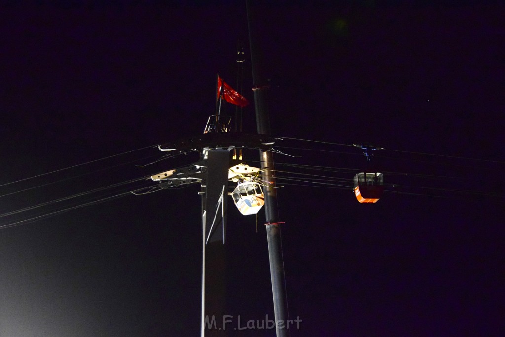 Koelner Seilbahn Gondel blieb haengen Koeln Linksrheinisch P918.JPG - Miklos Laubert